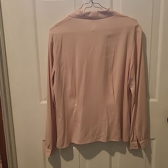 Ladies Size 8 Stretch Talbots Pink Long Sleeve Blouse - Picture 2 of 6